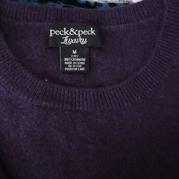 Peck & Peck Luxury Dark Purple Cashmere Cold Shoulder Sweater Size Medium - Picture 4 of 4